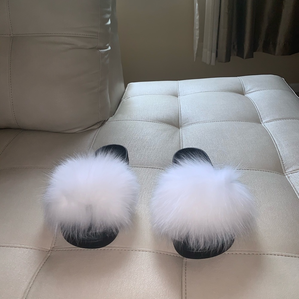 White fox fur slides
